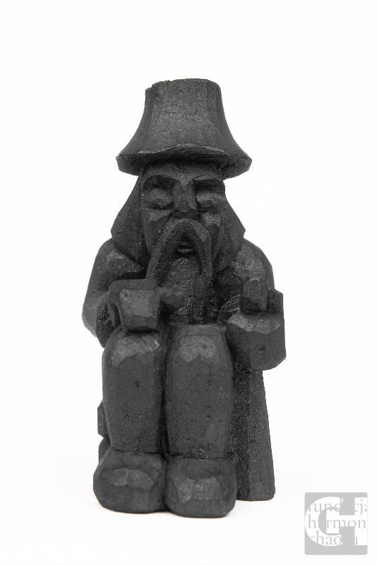 Dziad, grafit, wys. 12 cm, wyk. Jerzy Soremski, własność prywatna, fot. Maciej Kanik